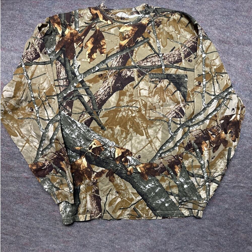 Outfitters Ridge Long Sleeve Camo T-Shirt Size L 100% Cotton Pocket EUC